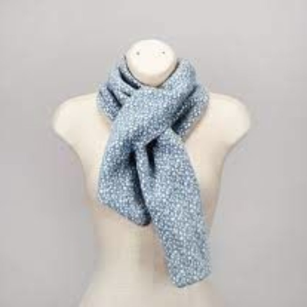 NWT Cracker Barrel Super soft pull through blue doe print scarf